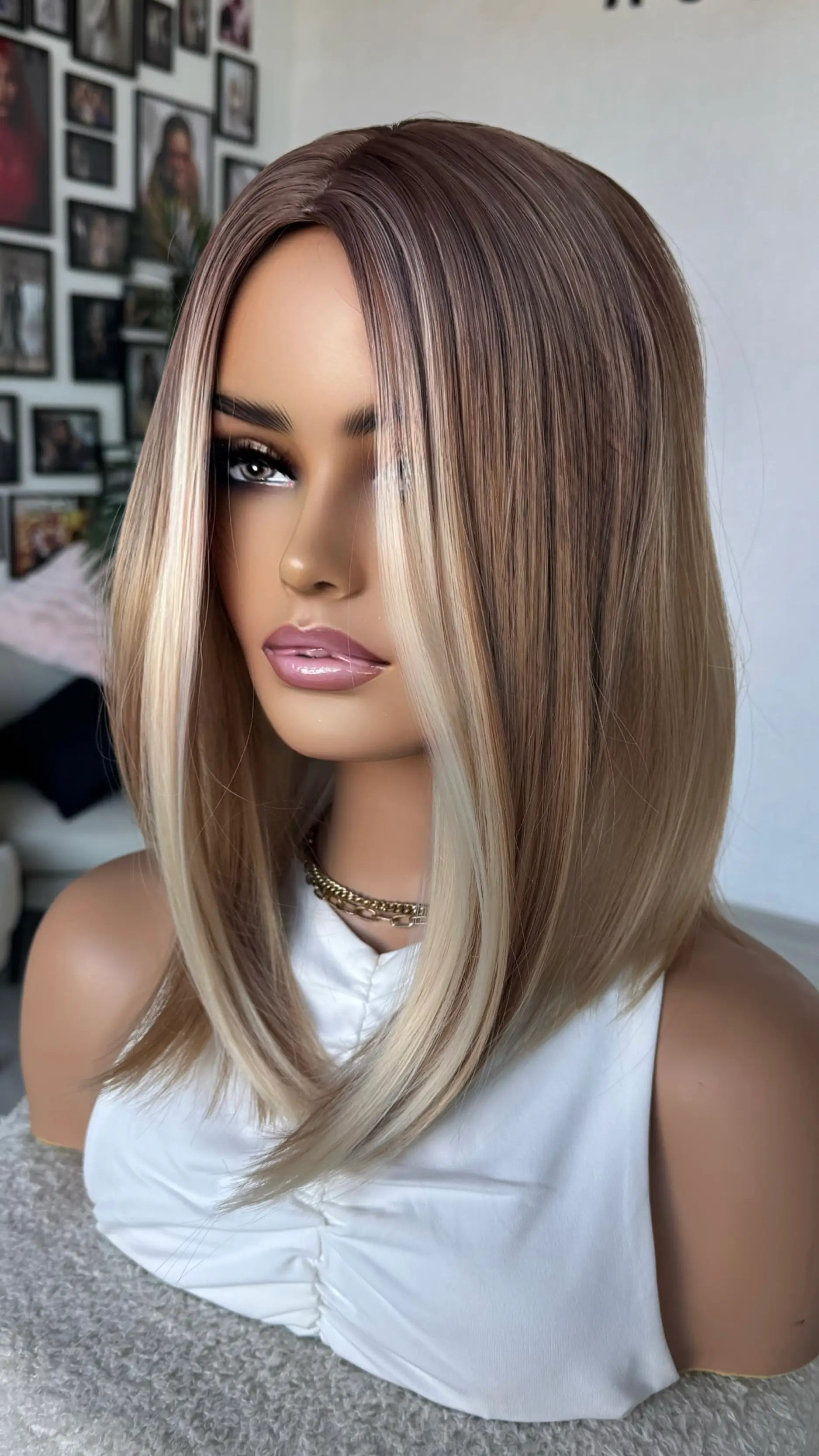 ombre bob with money piece highlights around face, 12-14 inch bob.