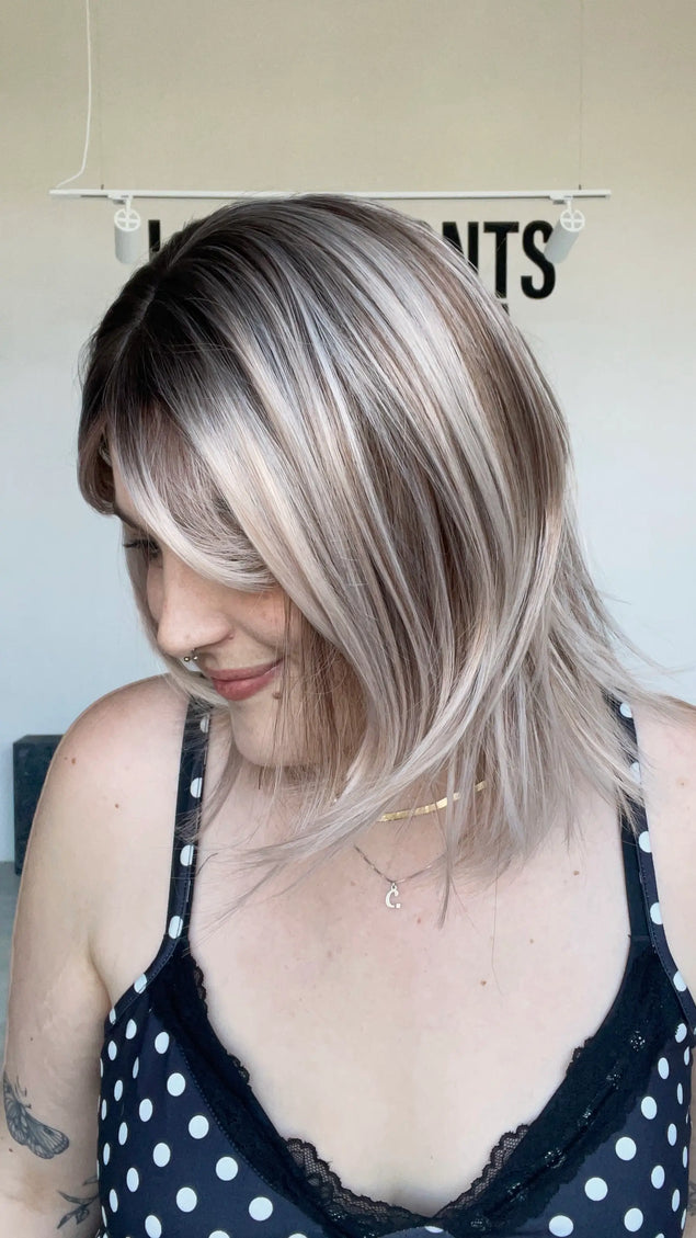 natural looking shoulder length wig for hairloss, alopecia.