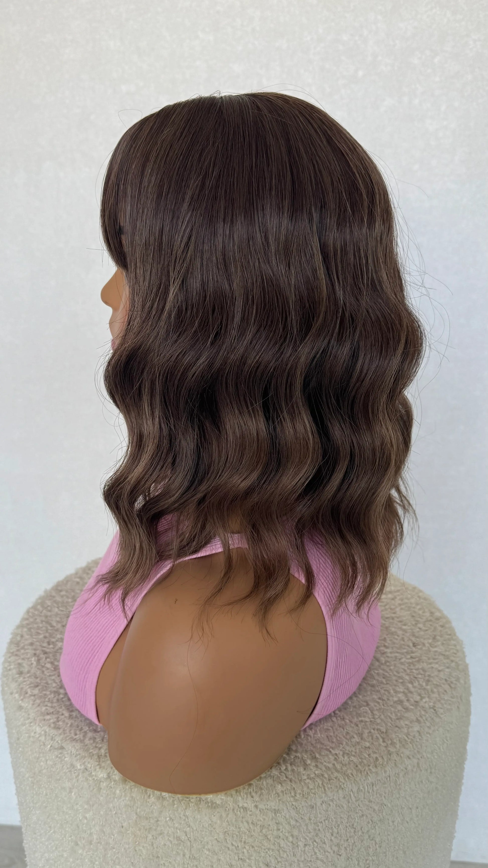 wavy bob wig, middle part, heat safe glueless wig.