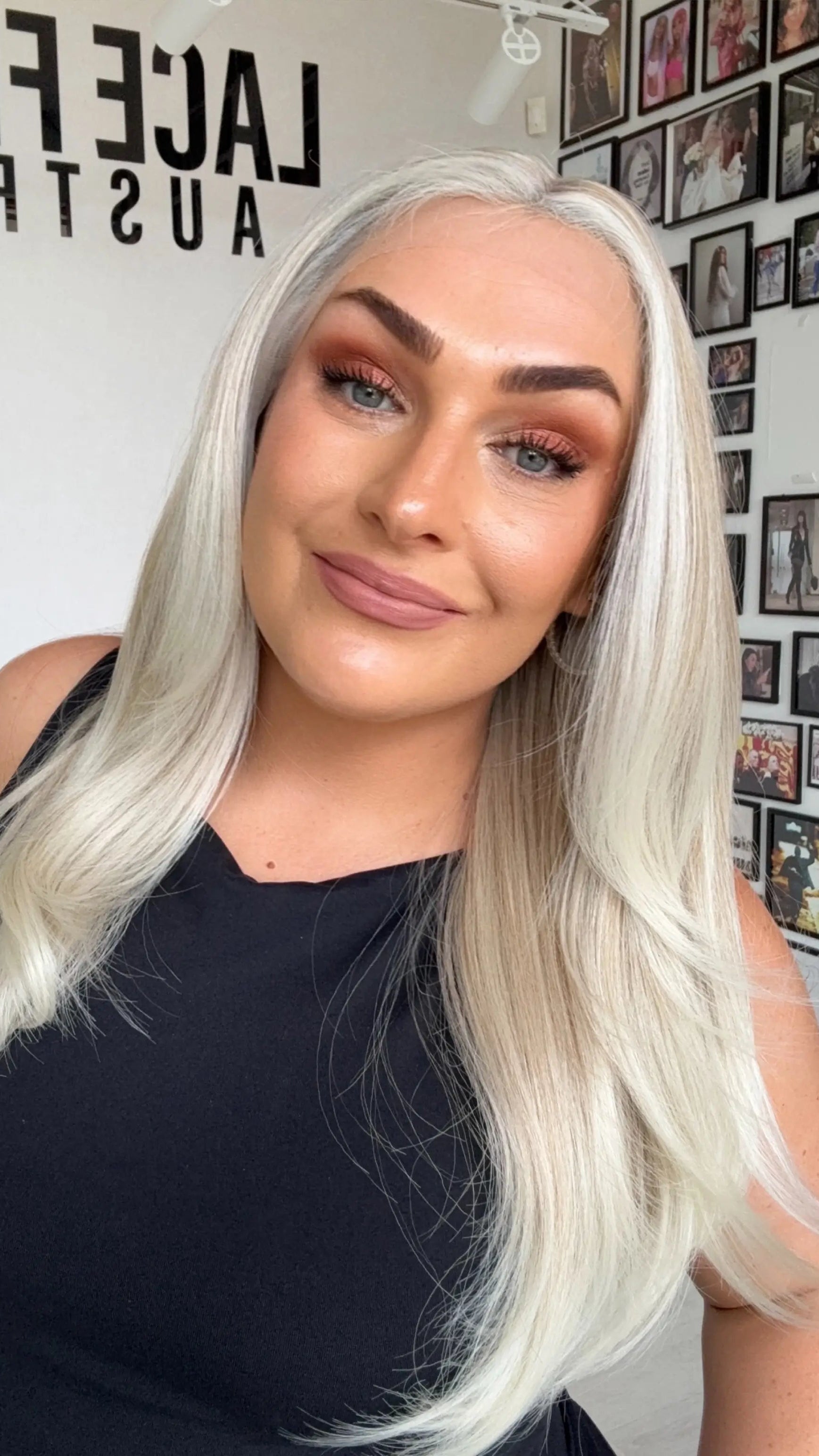 highlighted blonde hair wig t-part lace front wig.