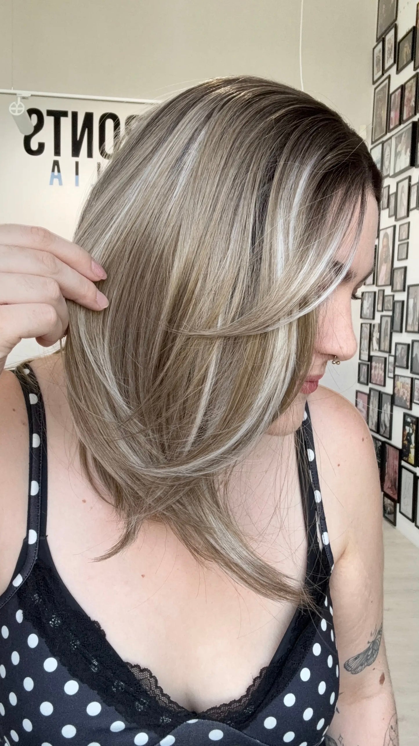 lace front glueless synthetic wig for harloss,  australia.