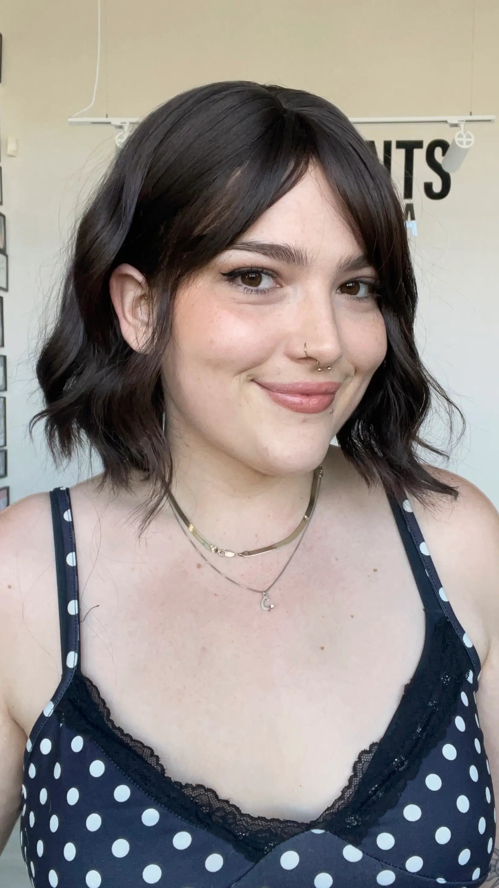 natural looking dark brown wavy bob wig for hairloss, alopecia, chemotherap.