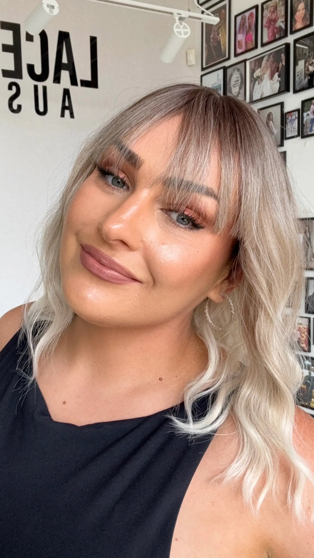 wavy ombre blonde wavy fringe synthetic, glueless heat safe wig.